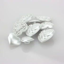 8 BUTTONS - VICTORIAN HEARTS
