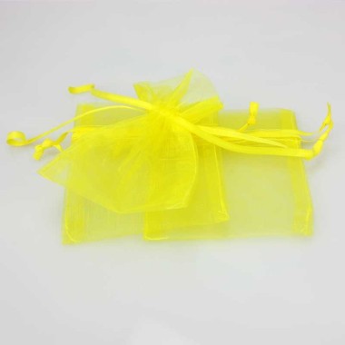 12 BAGS IN YELLOW ORGANZA WITH STRAP 7.5x10 cm