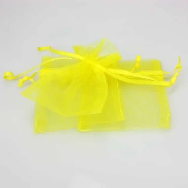 12 BOLSAS DE ORGANZA AMARILLAS CON CORREA 7,5x10 cm