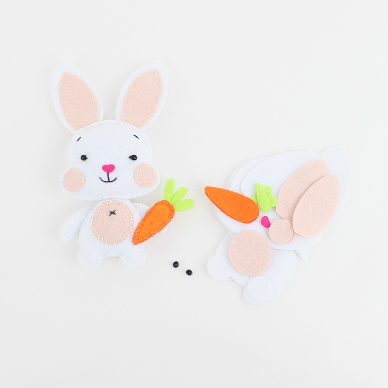 Bunny with carrot in soft felt to assemble