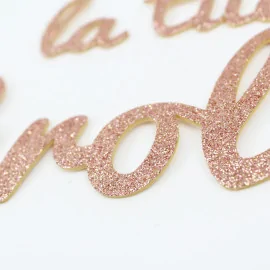 Nume sau cuvânt personalizat în cauciuc cu sclipici eva - Font 10|IDEEINFELTRO.COM