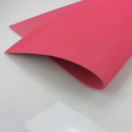 Eva Schuim "Bekrast" 40 x 60 cm - Rood|IDEEINFELTRO.COM