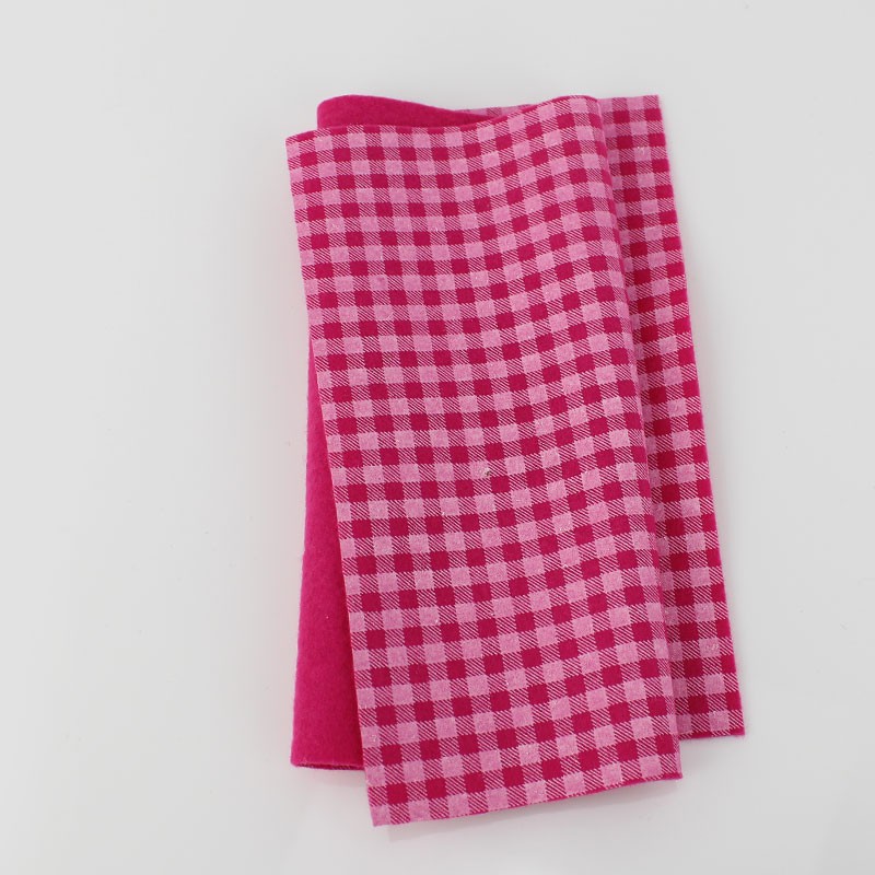 Tela De Fieltro Cuadrados impresos de 20X30 cm - fucsia