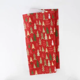 Dun vilt kerst bedrukt 20x30 cm gedecoreerde bomen - rood