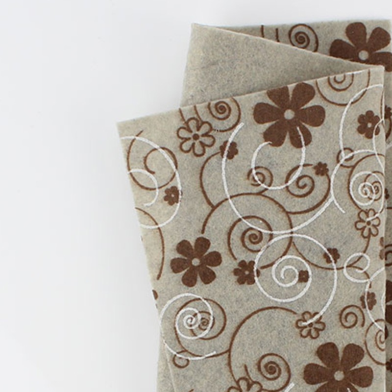 Pannolenci stampato curly flower 50x90 cm - beige|IDEEINFELTRO.COM