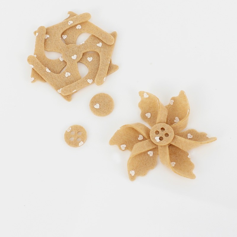 Kit de Ahorro 5 Molinetes En tela de fieltro Modelo 8 - Estampado de Corazones
