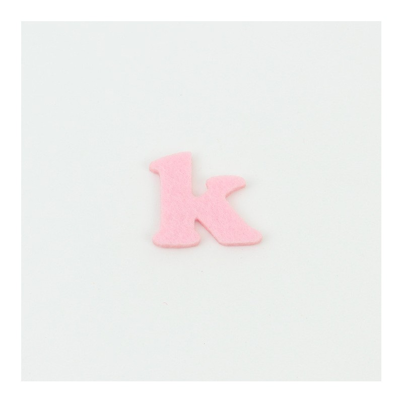 Letter K in Vilt en gekleurde Dun Vilt