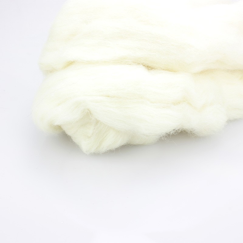 WEISSE KARDIERTE WOLLE 50 g