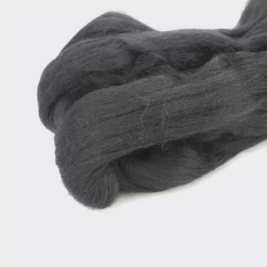 BLACK CARDED WOOL 50 g